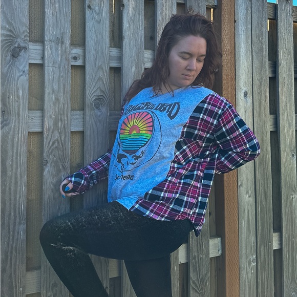 Sold Upcycle - Graphic Flannel - Grateful Dead Graphic - Rainbow - Band Tee - Picture 7 of 17